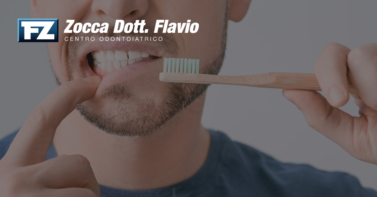 Gengive che Sanguinano: Quando Preoccuparsi e Come Prevenire la Parodontite